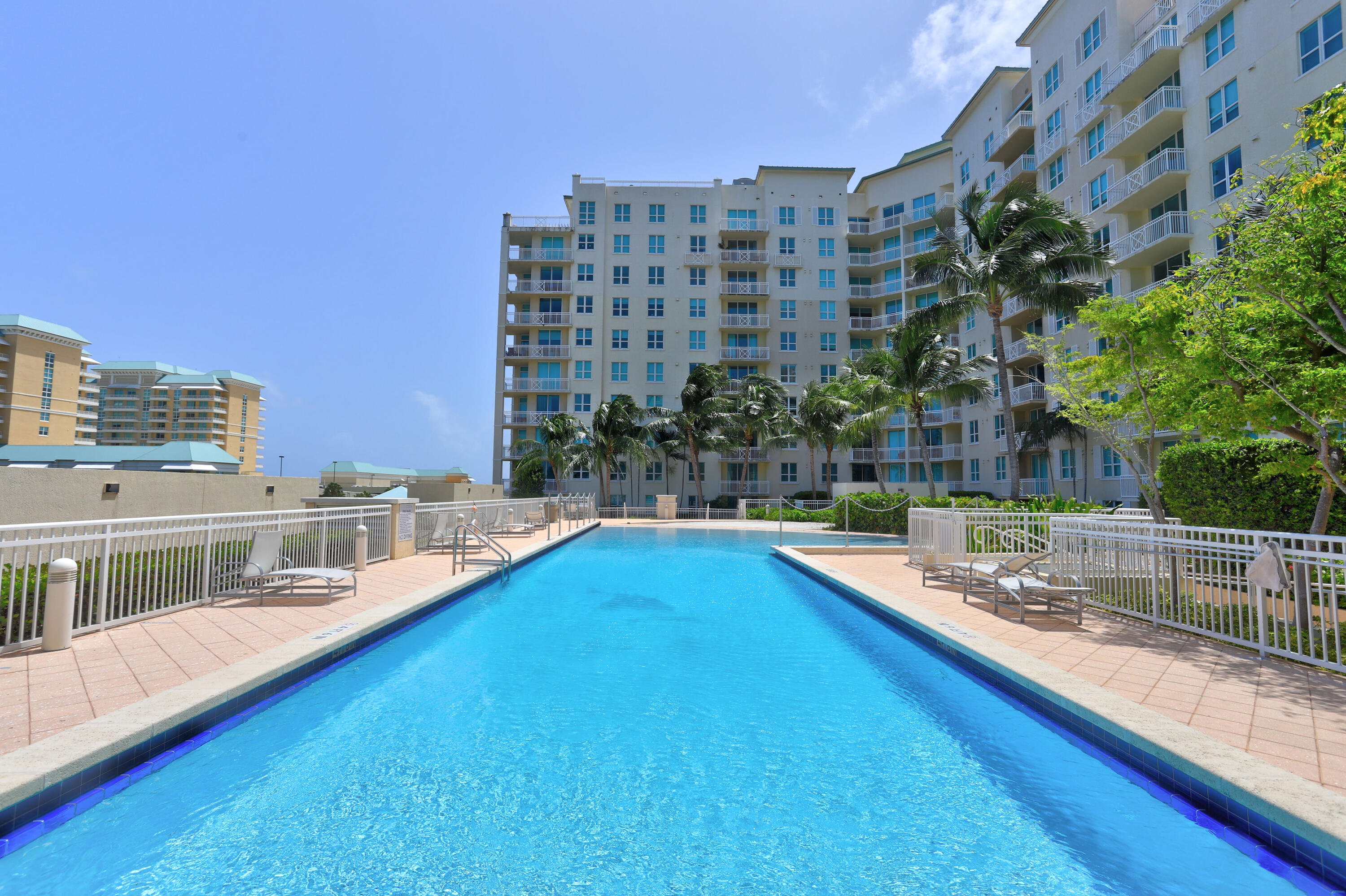 400 N Federal Highway 308n