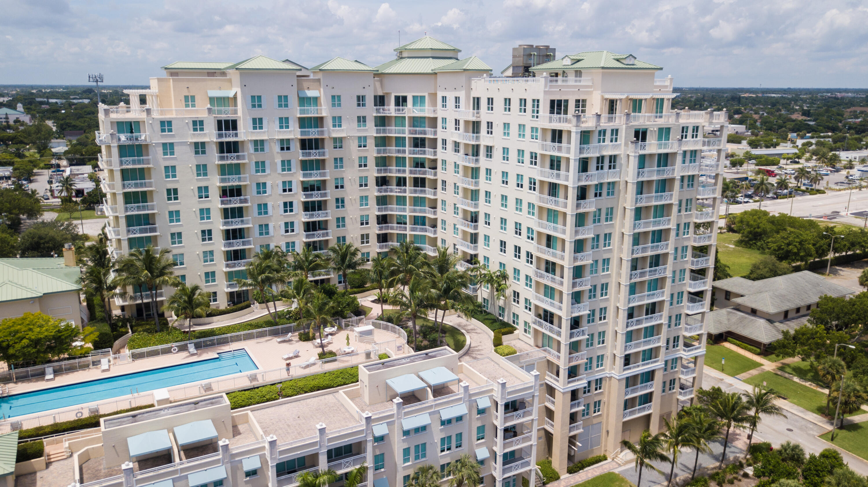 400 N Federal Highway 308n