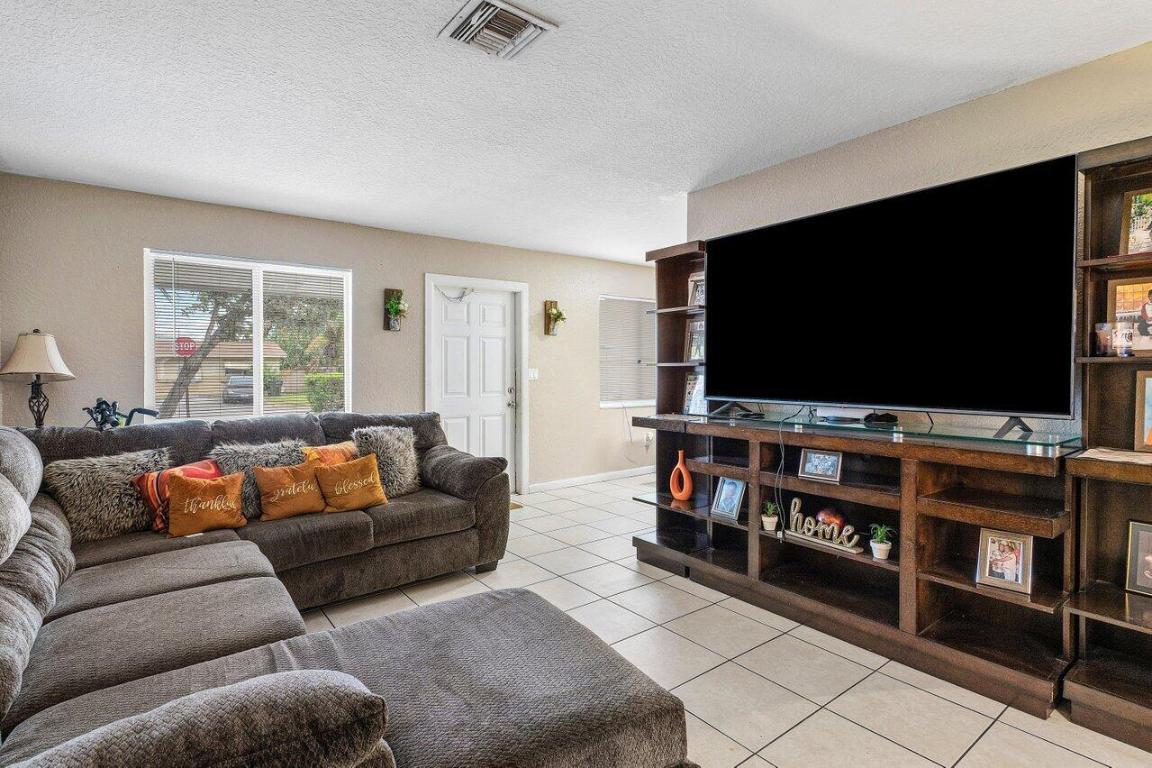 1040 Miami Boulevard 1,2,3