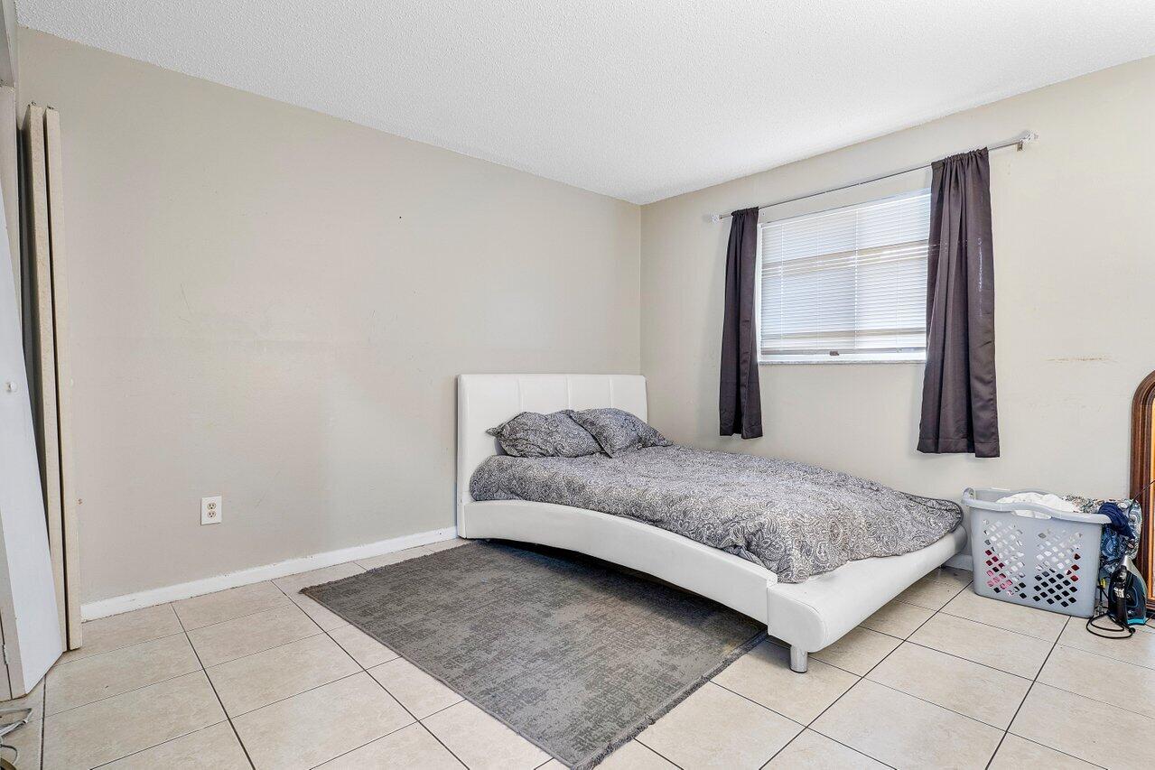 1040 Miami Boulevard 1,2,3