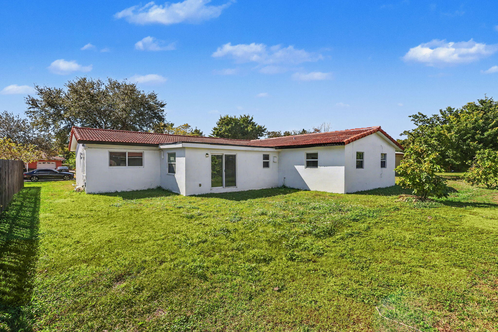 4005 NW 76th Avenue
