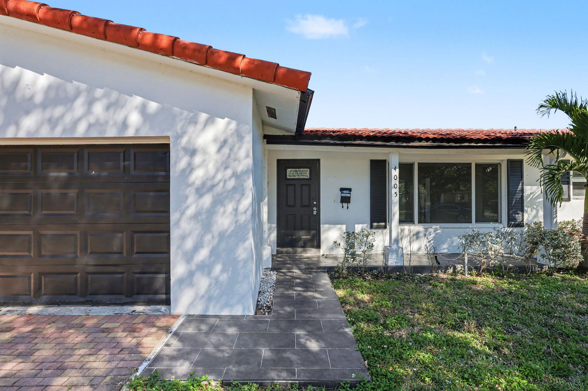 4005 NW 76th Avenue
