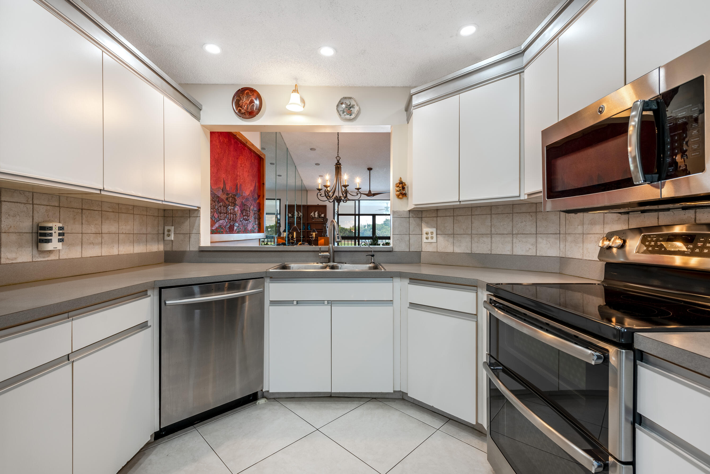 7689 Glendevon Lane 1807