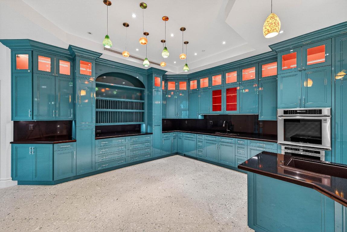 720 N Ocean Boulevard