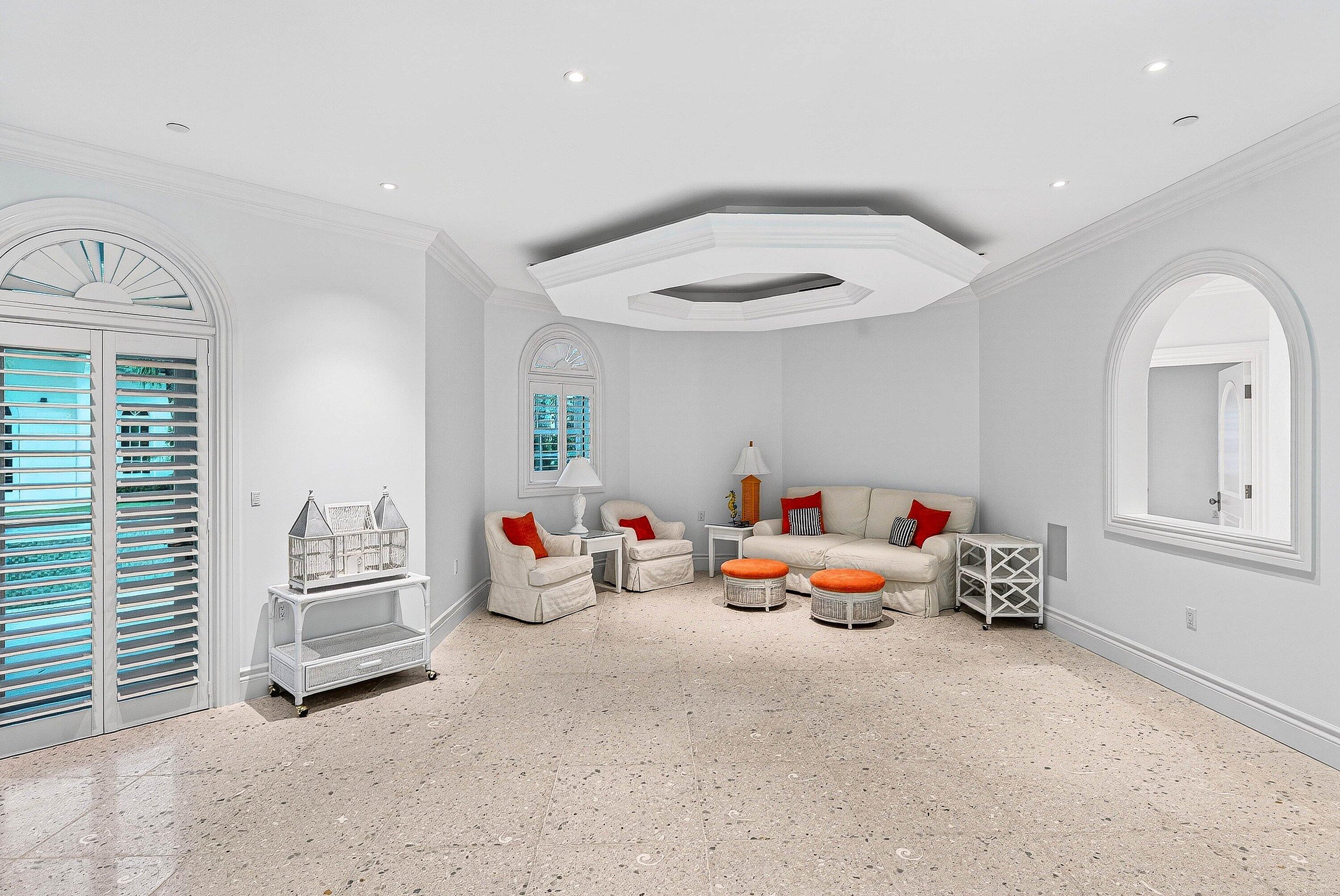 720 N Ocean Boulevard