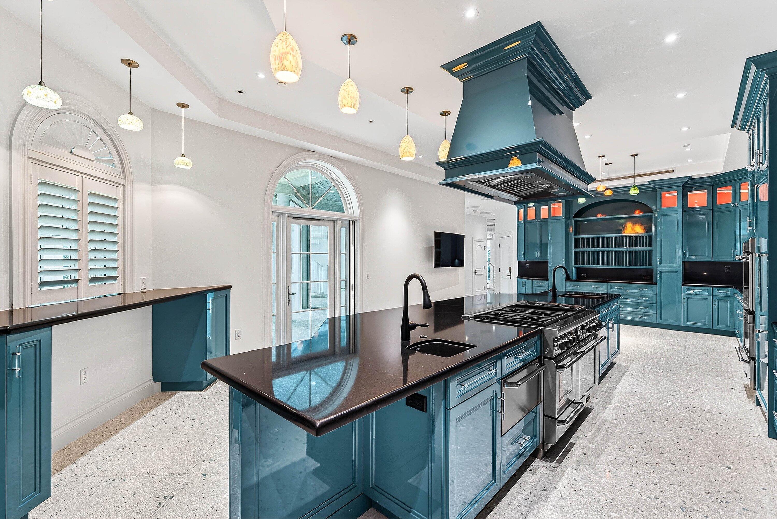 720 N Ocean Boulevard