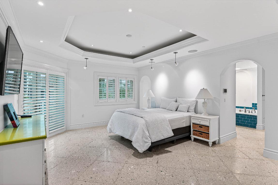 720 N Ocean Boulevard