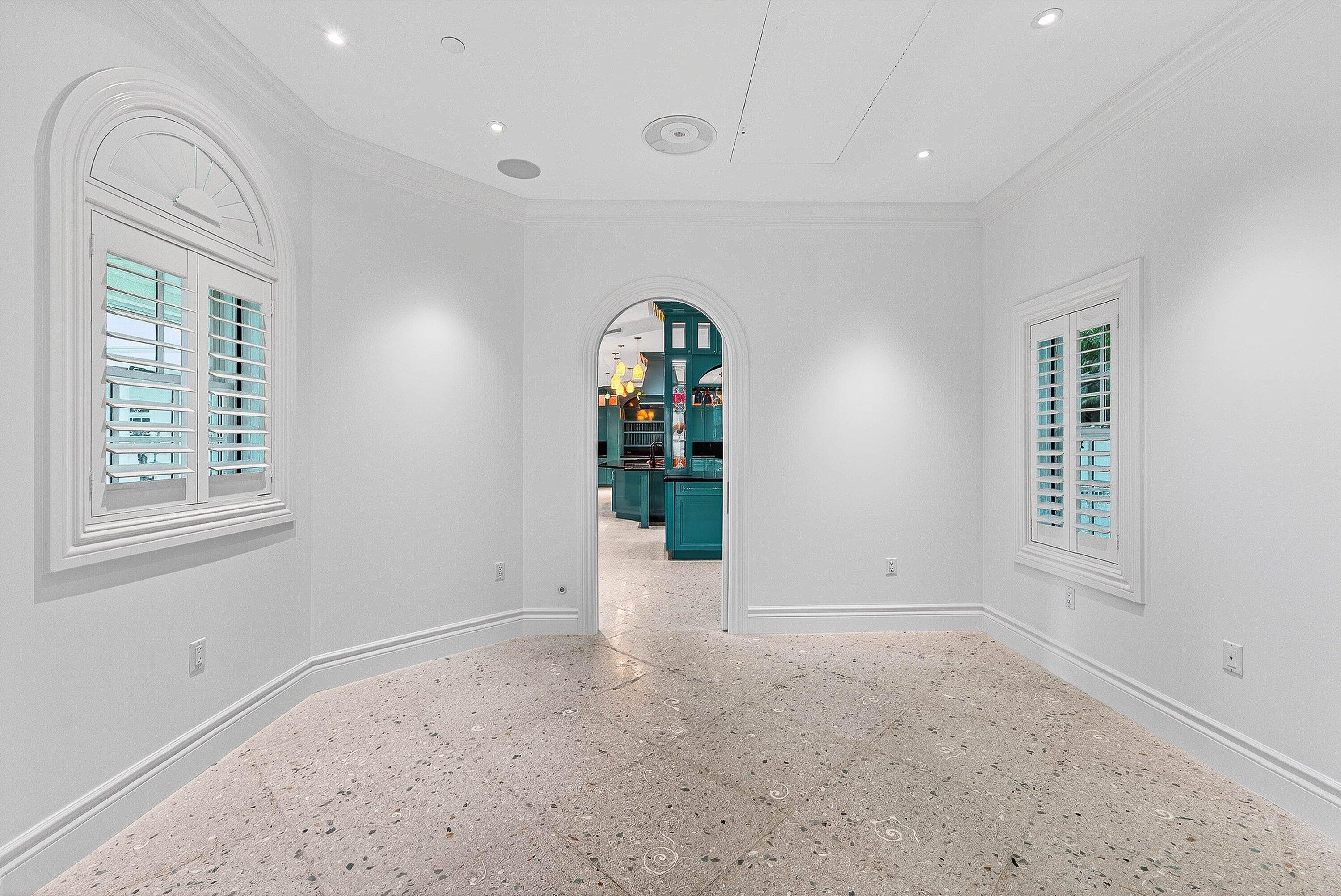 720 N Ocean Boulevard