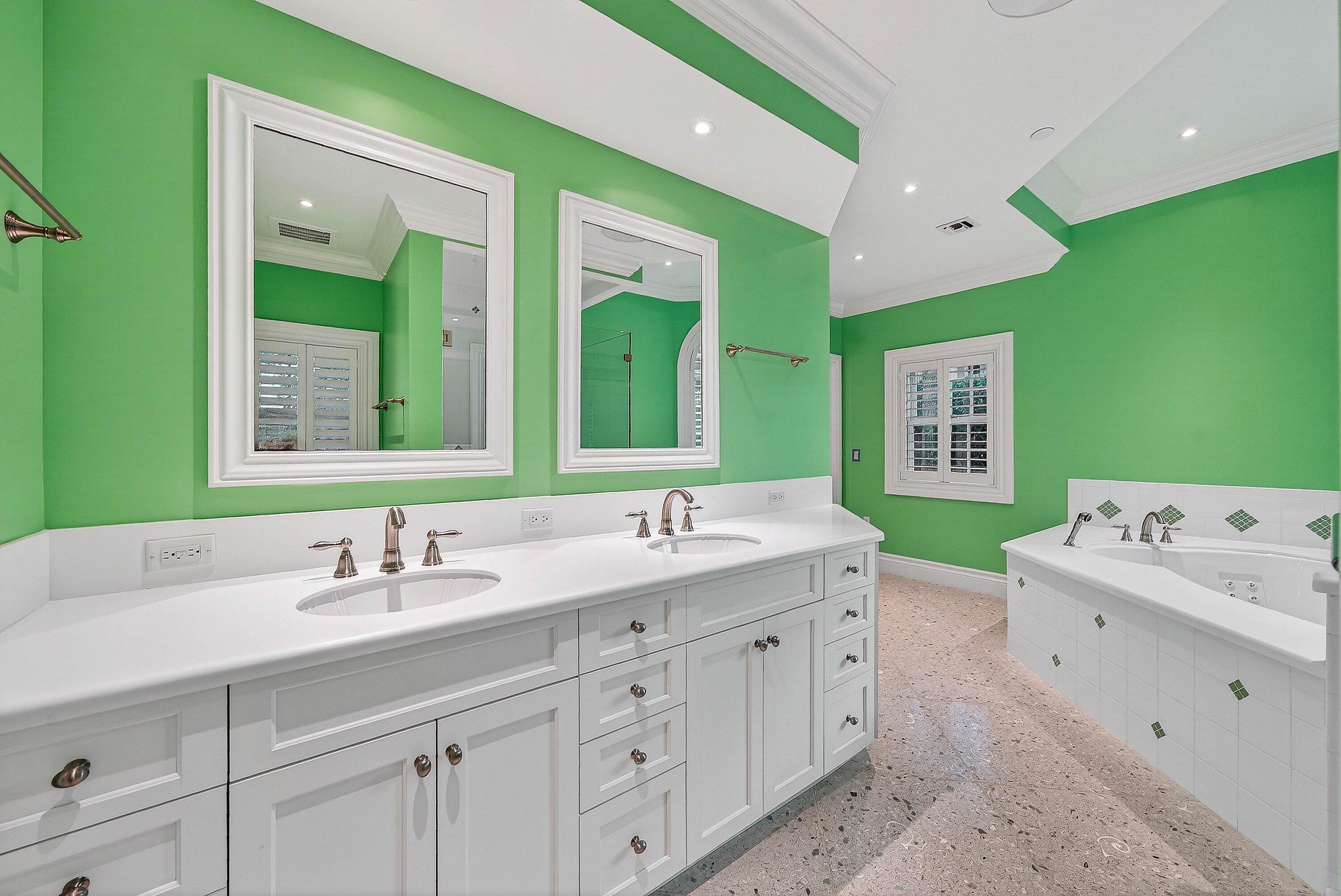 720 N Ocean Boulevard