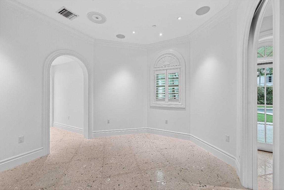 720 N Ocean Boulevard