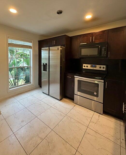 5048 Heatherhill Lane 1208