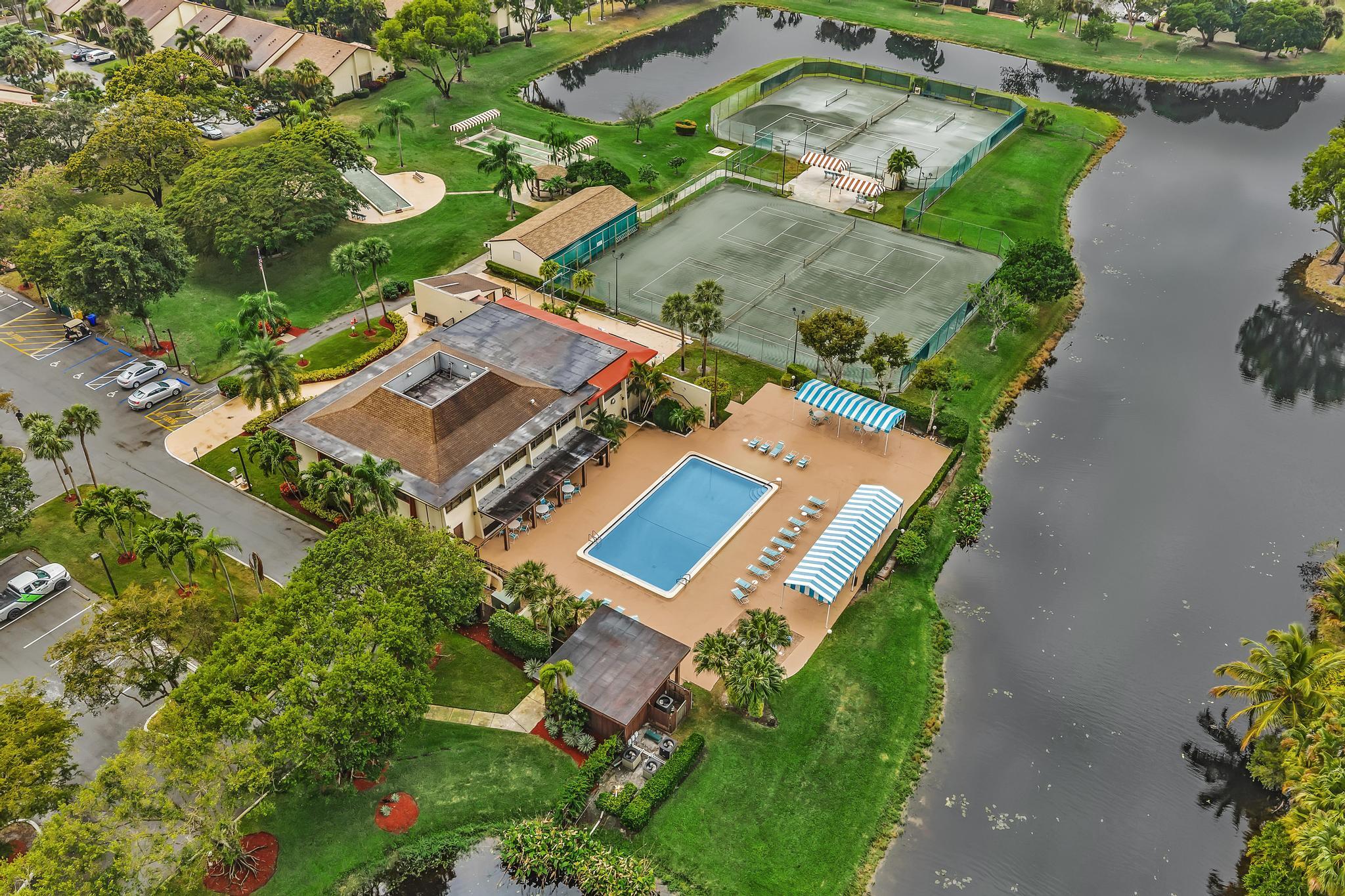 3529 Englewood Drive 321