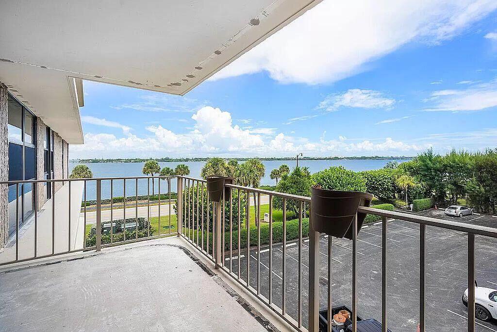 3200 S Ocean Boulevard C303