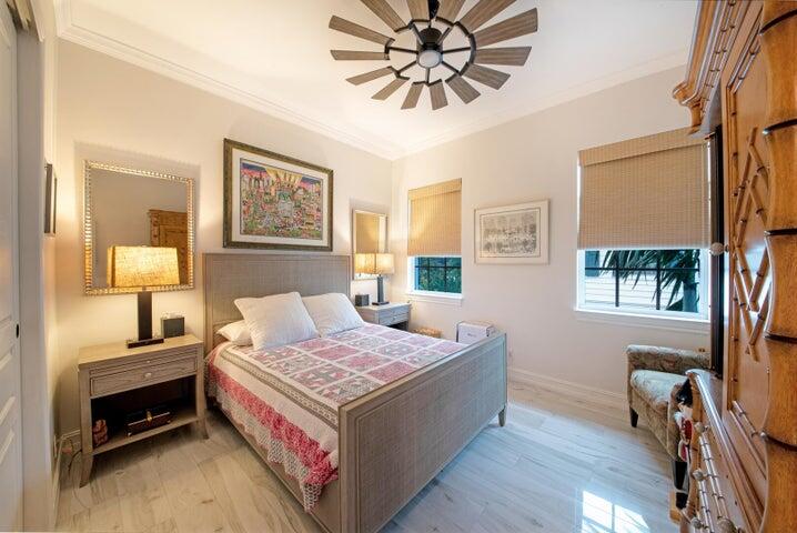 381 W Mallory Circle