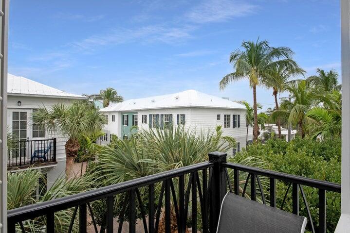 381 W Mallory Circle