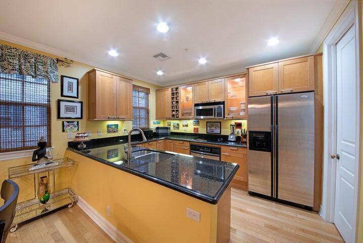 381 W Mallory Circle