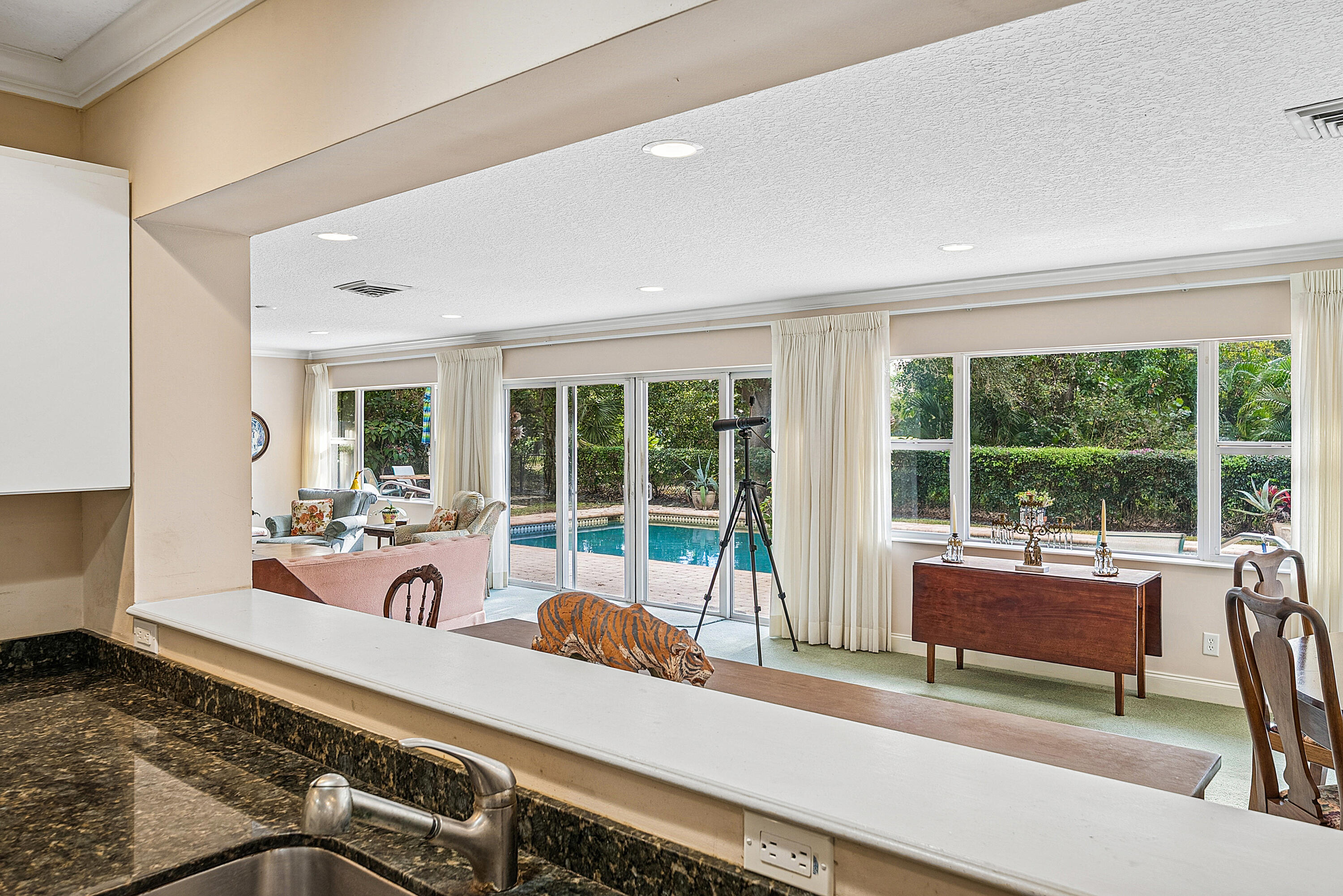 416 S Country Club Drive