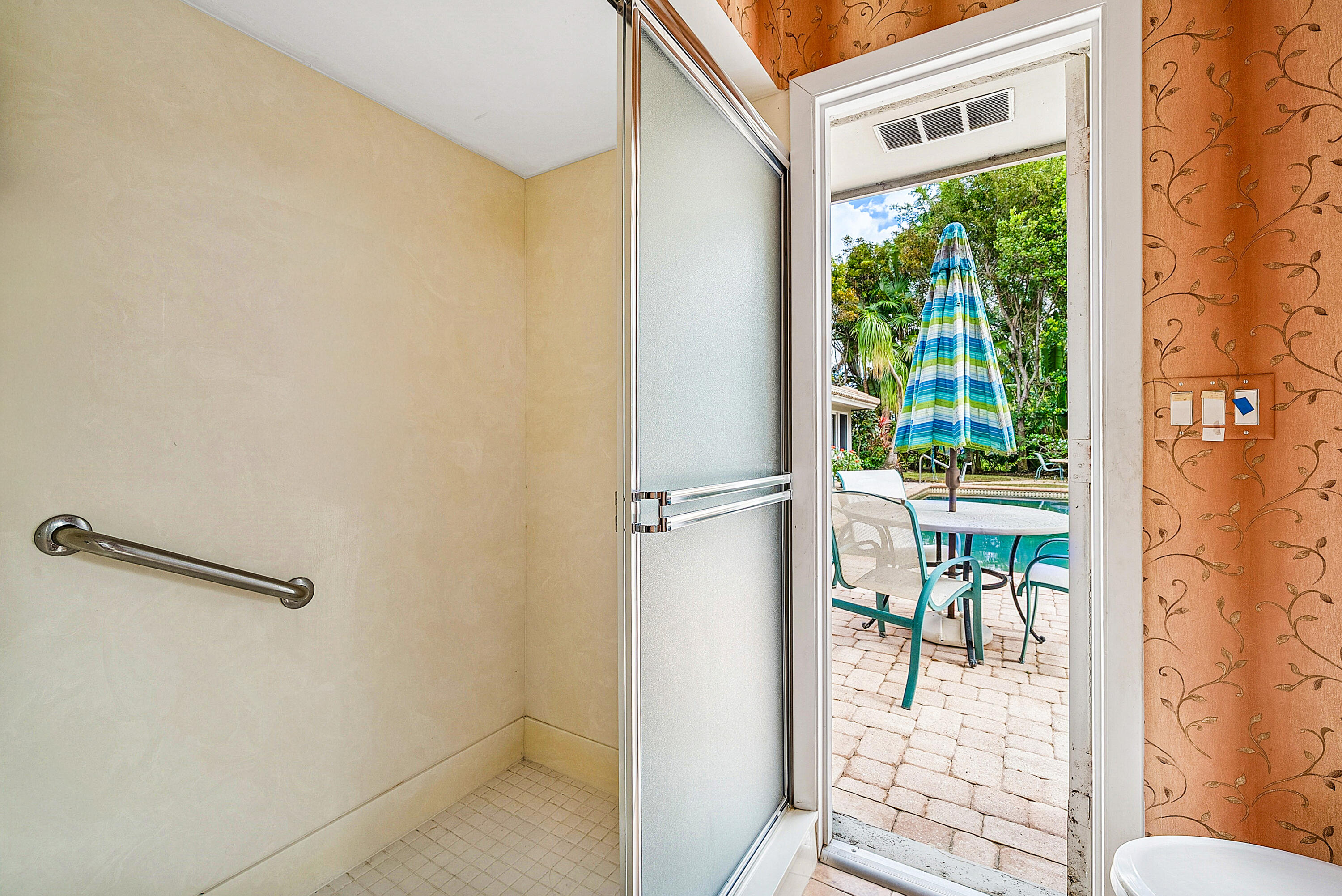 416 S Country Club Drive