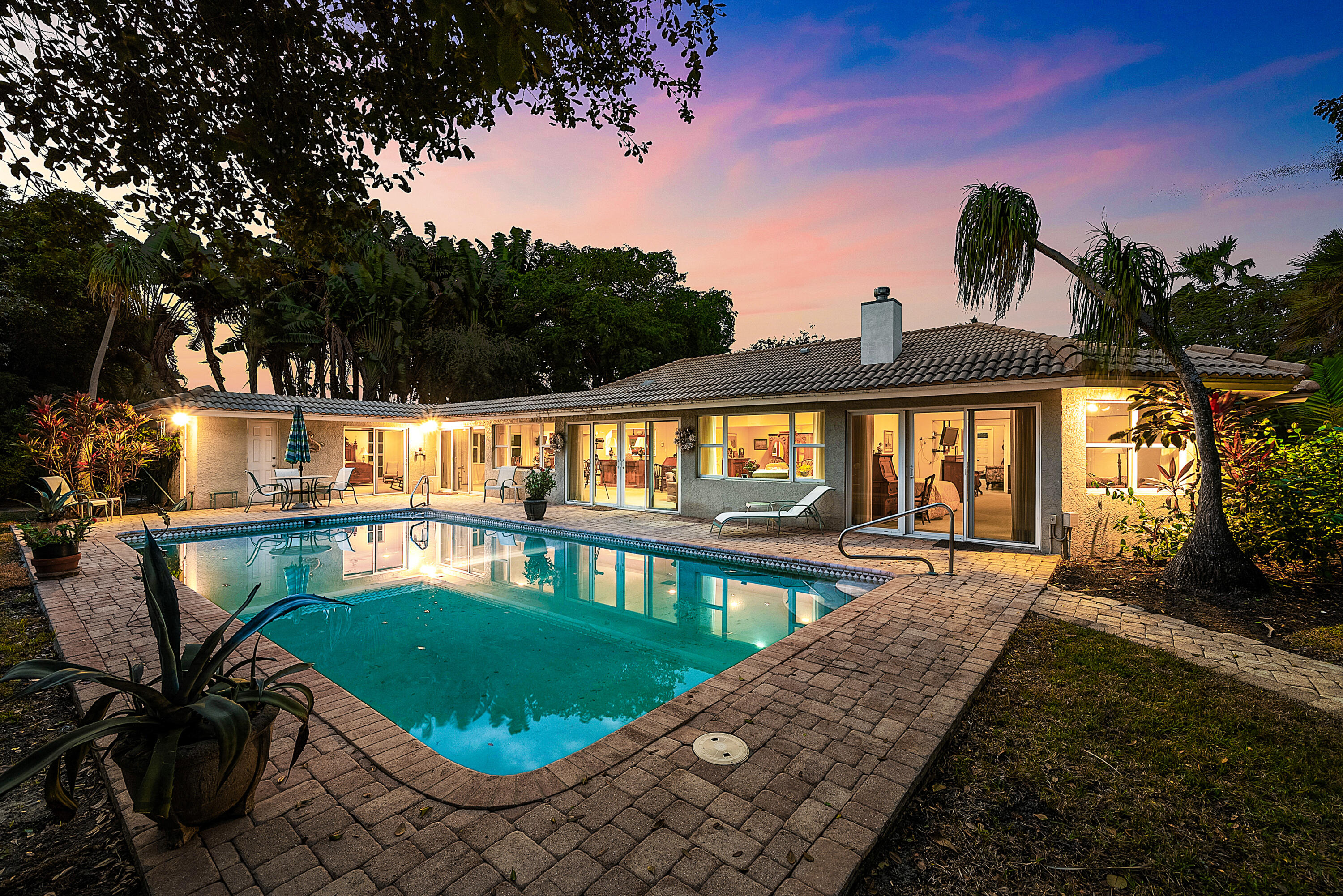 416 S Country Club Drive