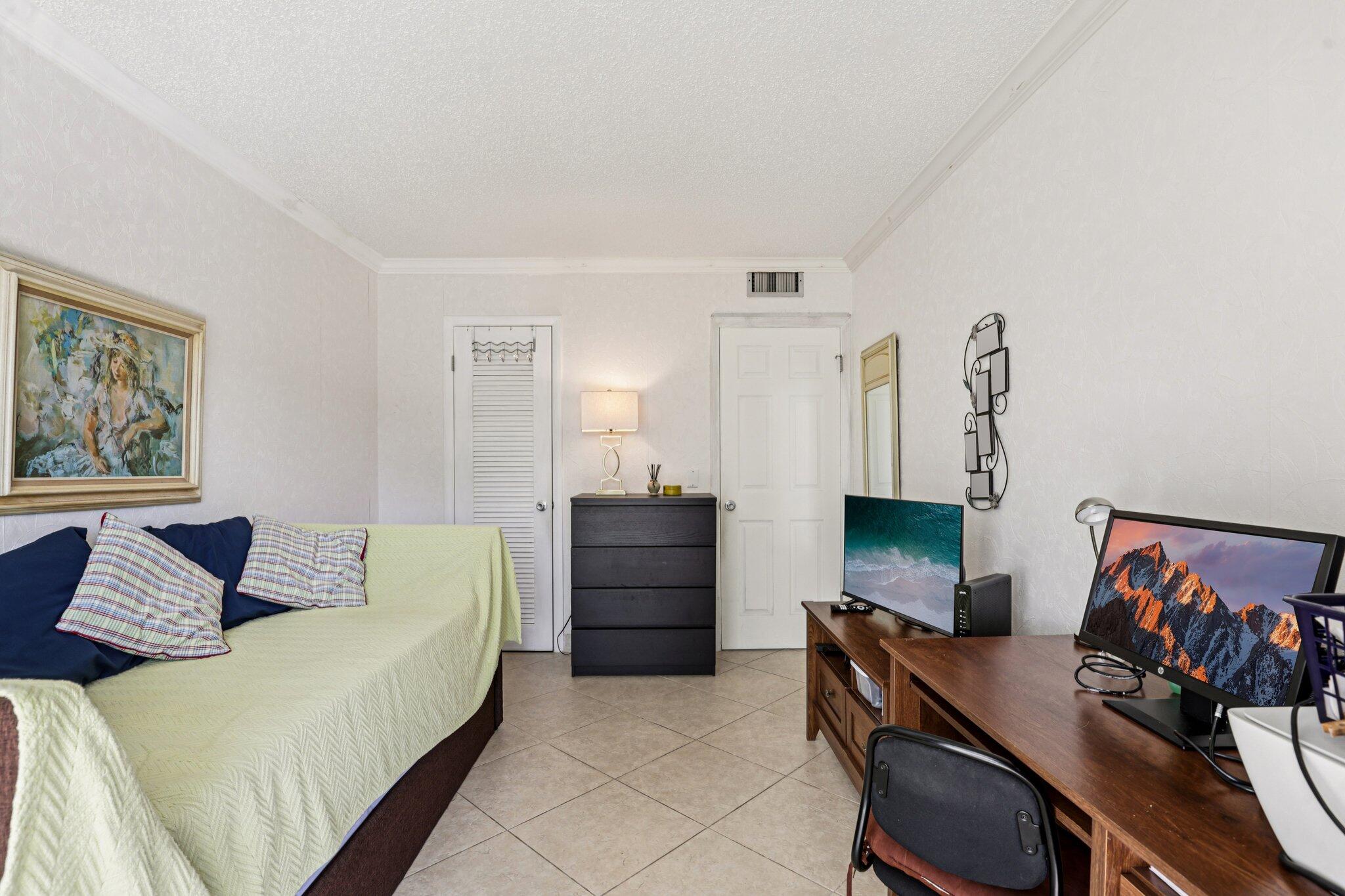 104 Oakridge H