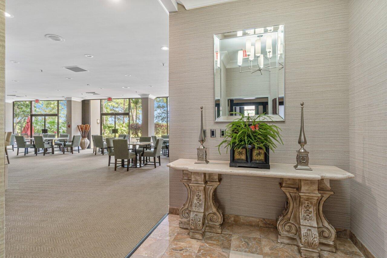 2450 Presidential Way 607