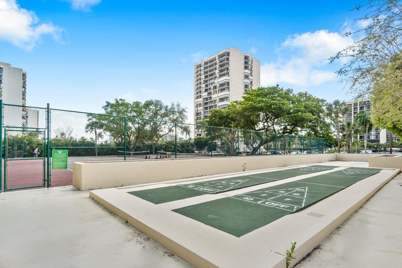 2450 Presidential Way 607