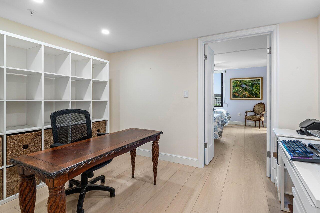 2450 Presidential Way 607