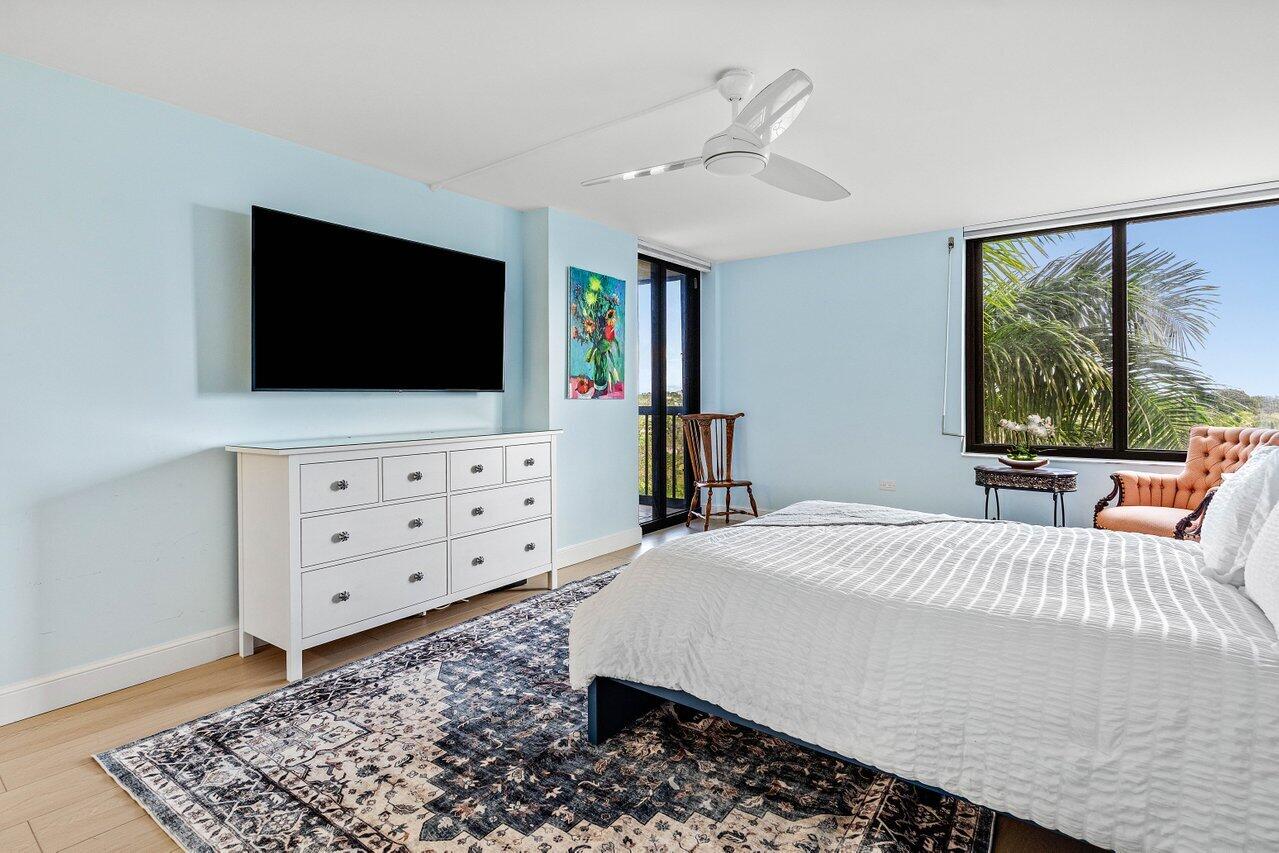 2450 Presidential Way 607