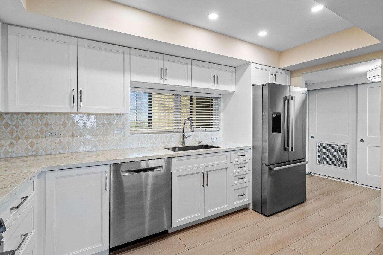 2450 Presidential Way 607