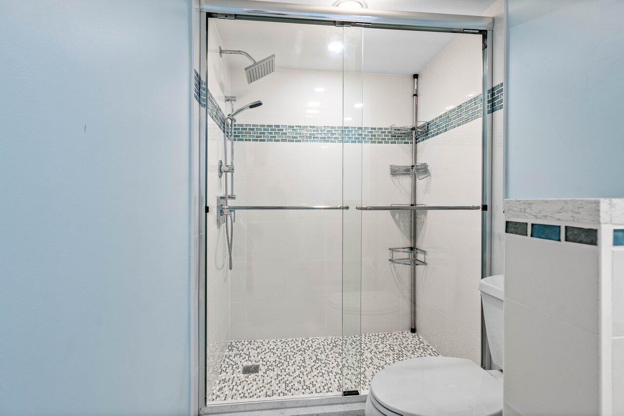 2450 Presidential Way 607