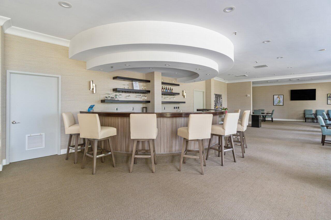 2450 Presidential Way 607