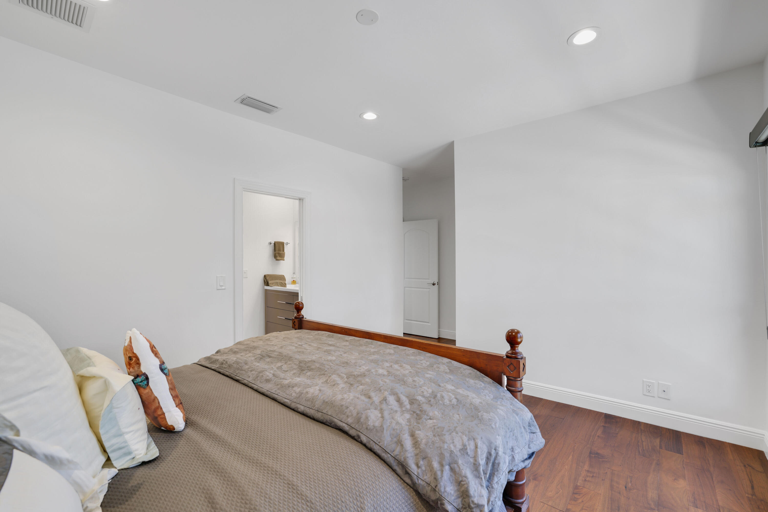 15934 Laurel Creek Drive