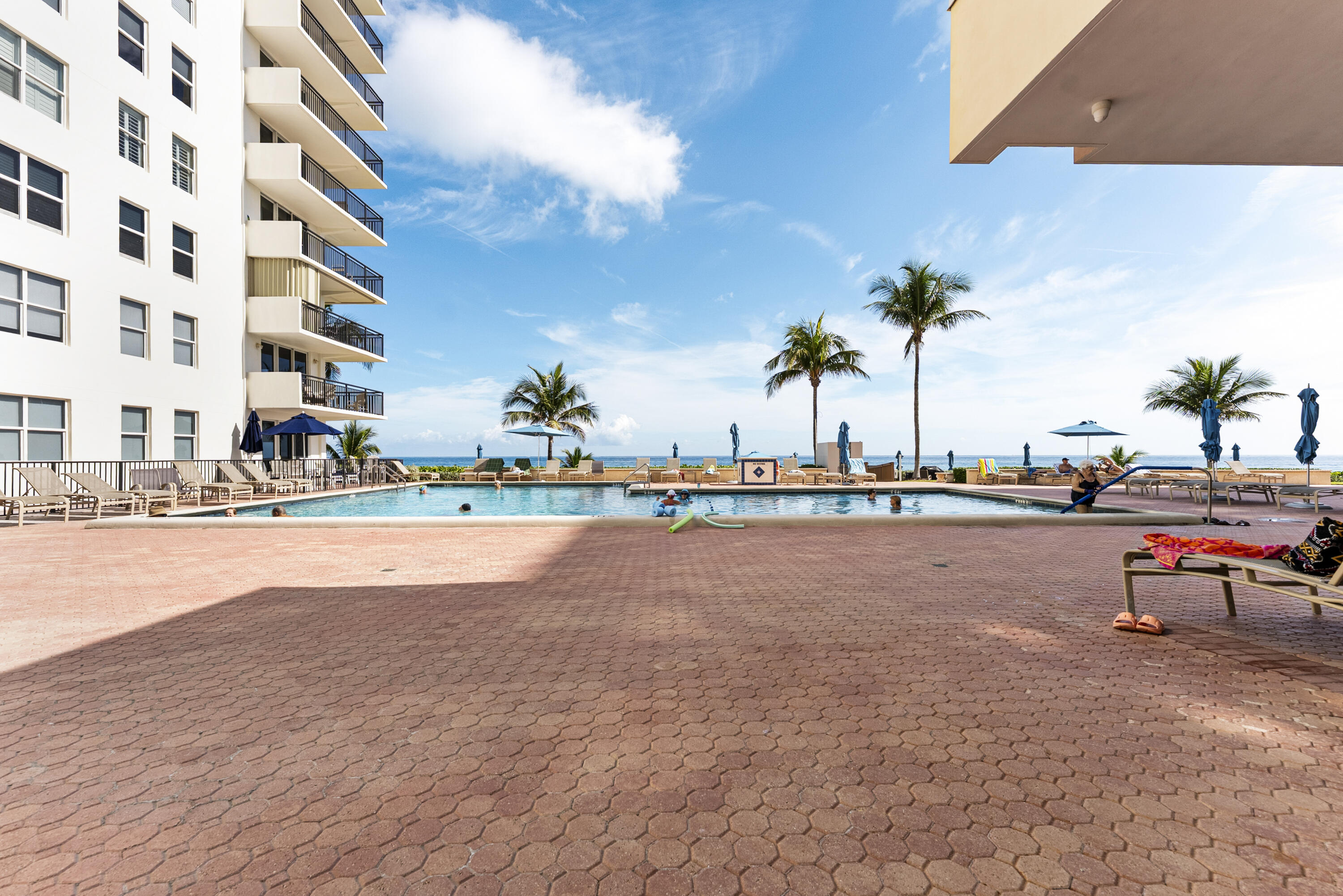 1149 Hillsboro Mile 1008