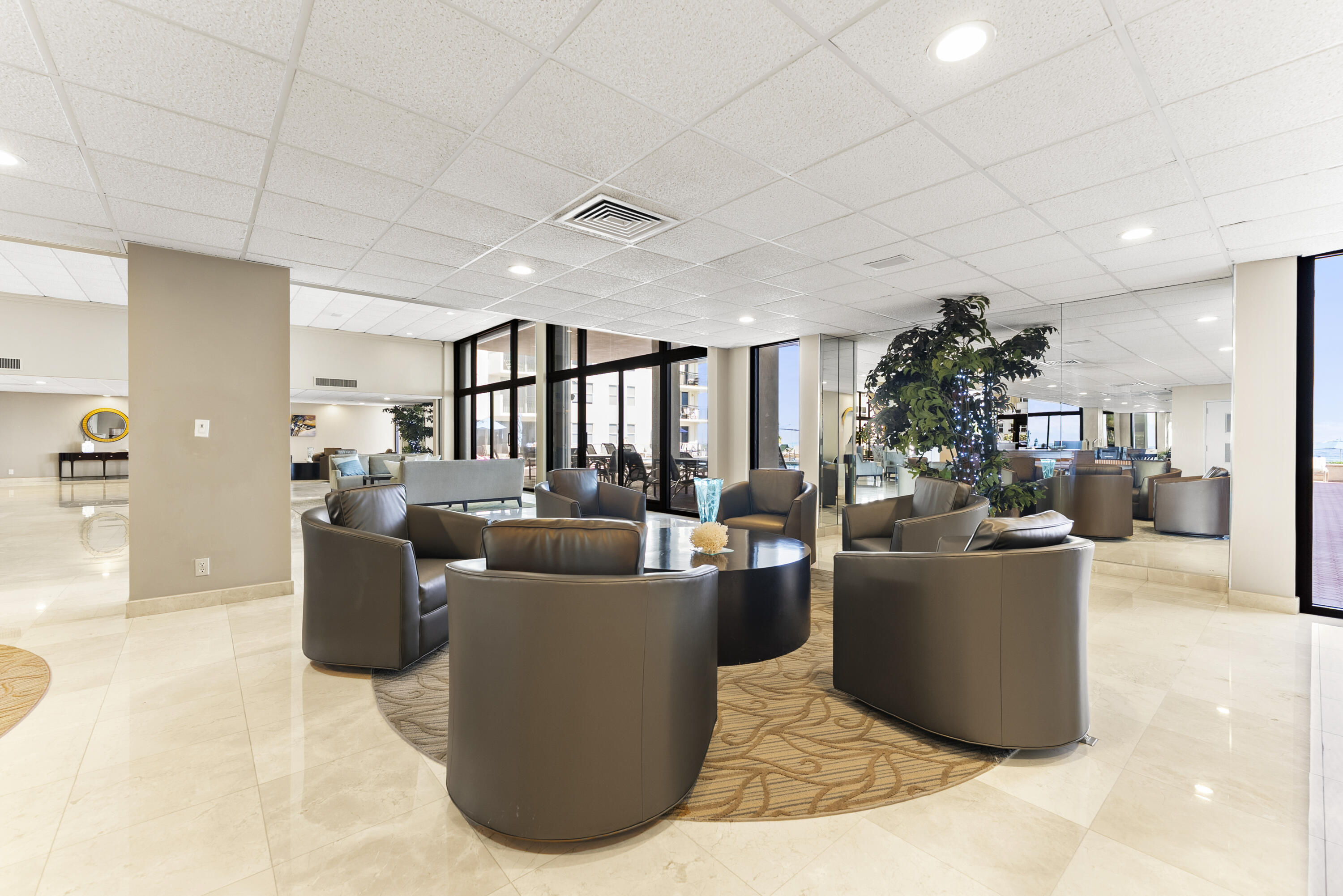 1149 Hillsboro Mile 1008