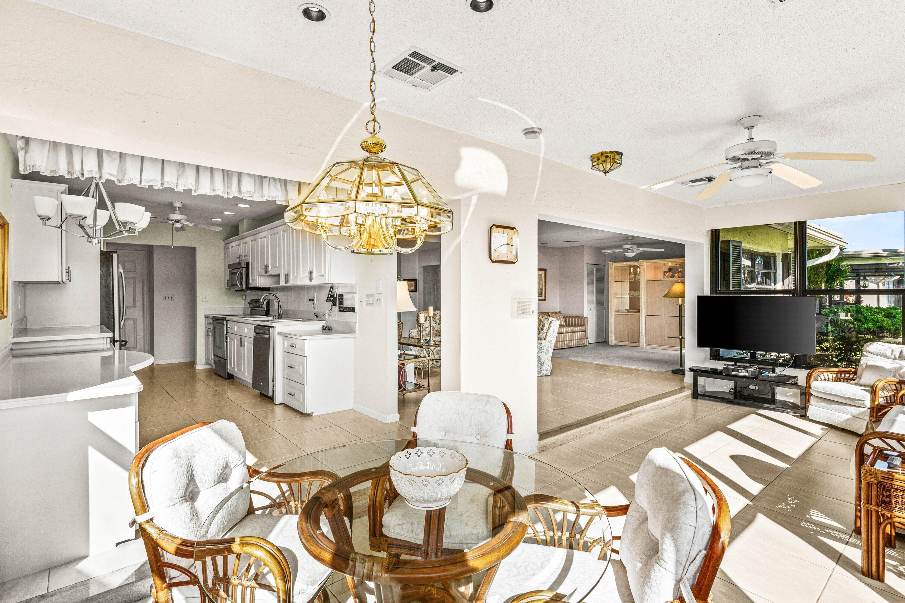 6426 Casabella Lane