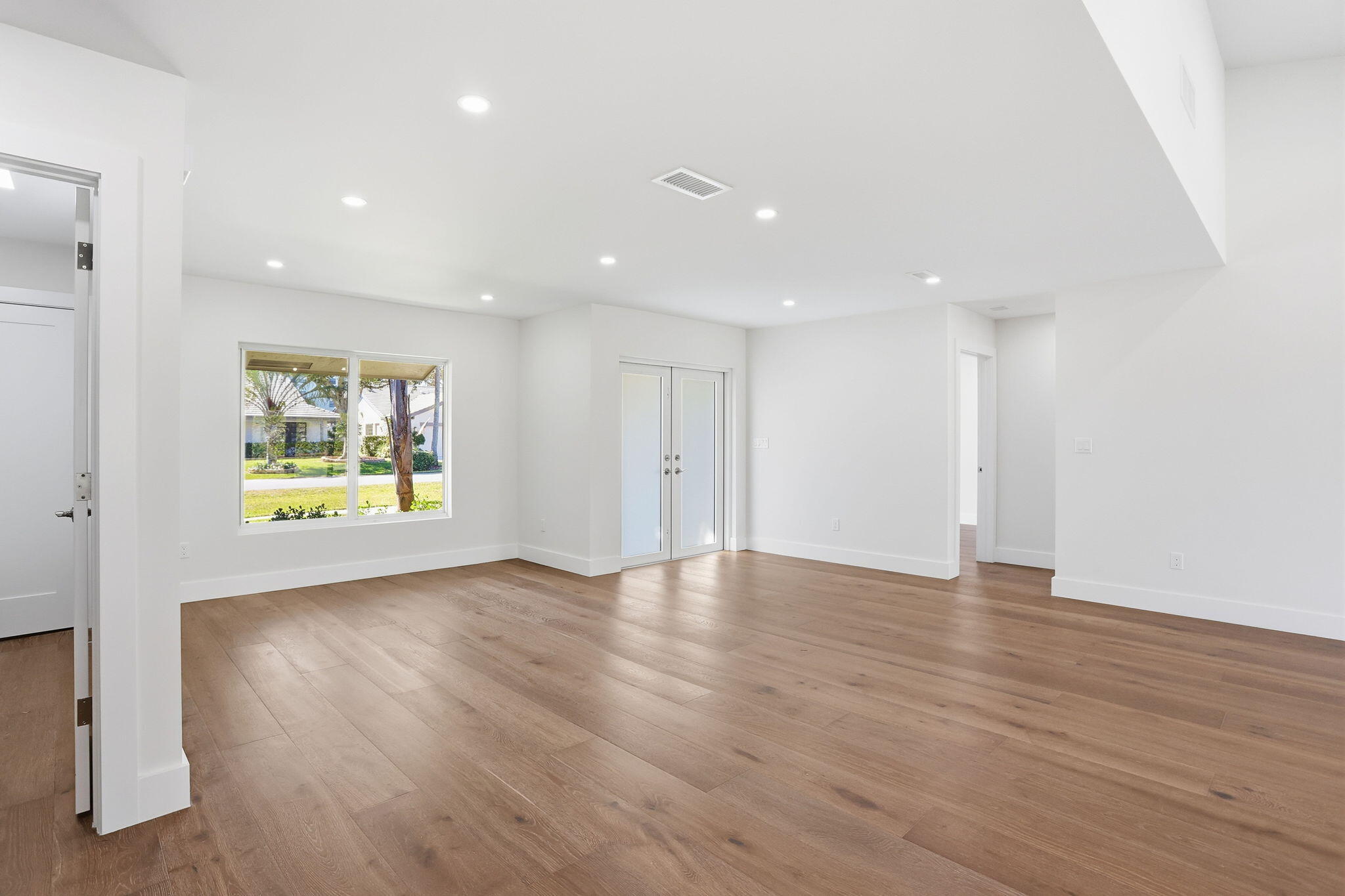 6389 Casabella Lane