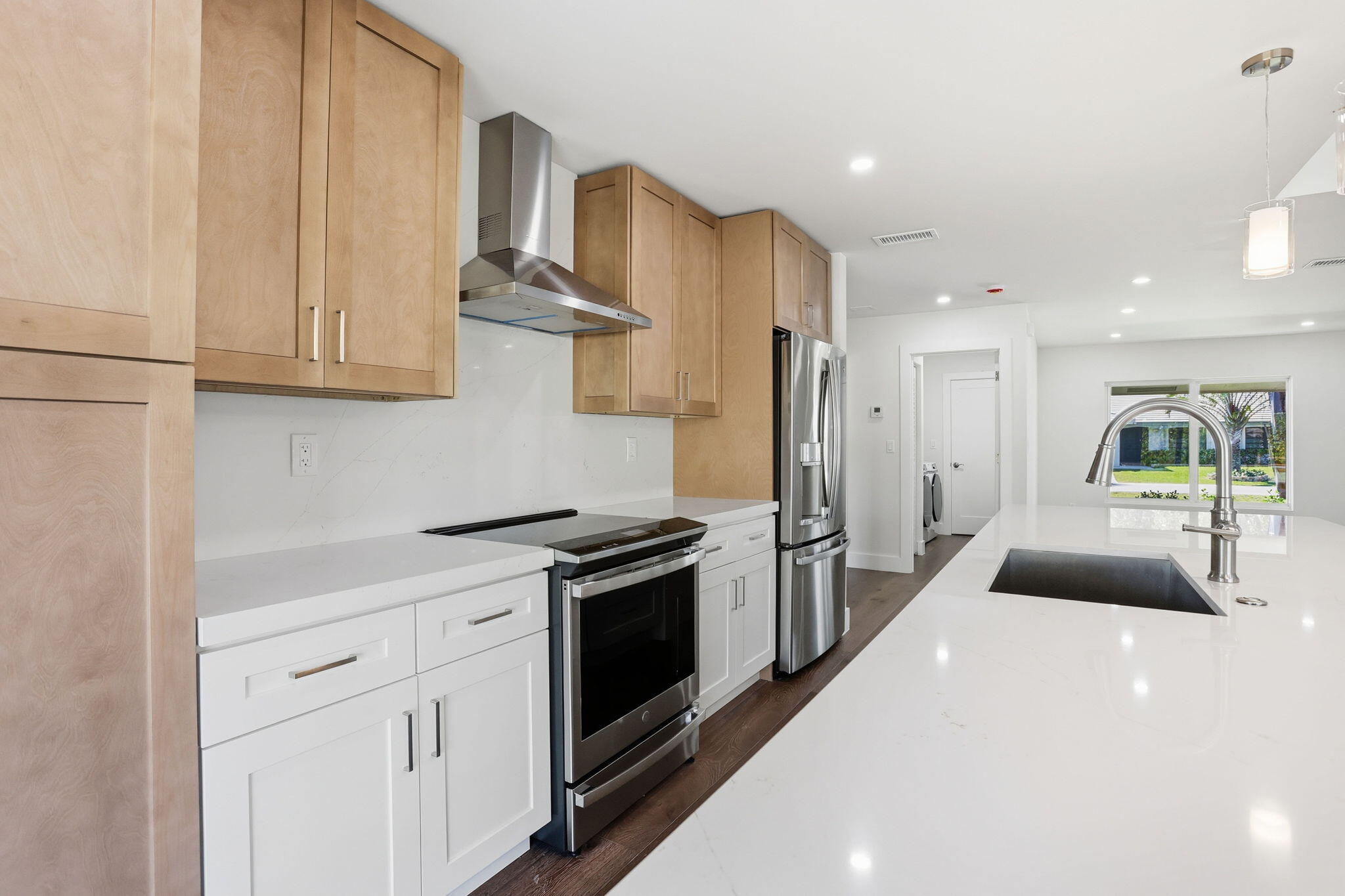 6389 Casabella Lane