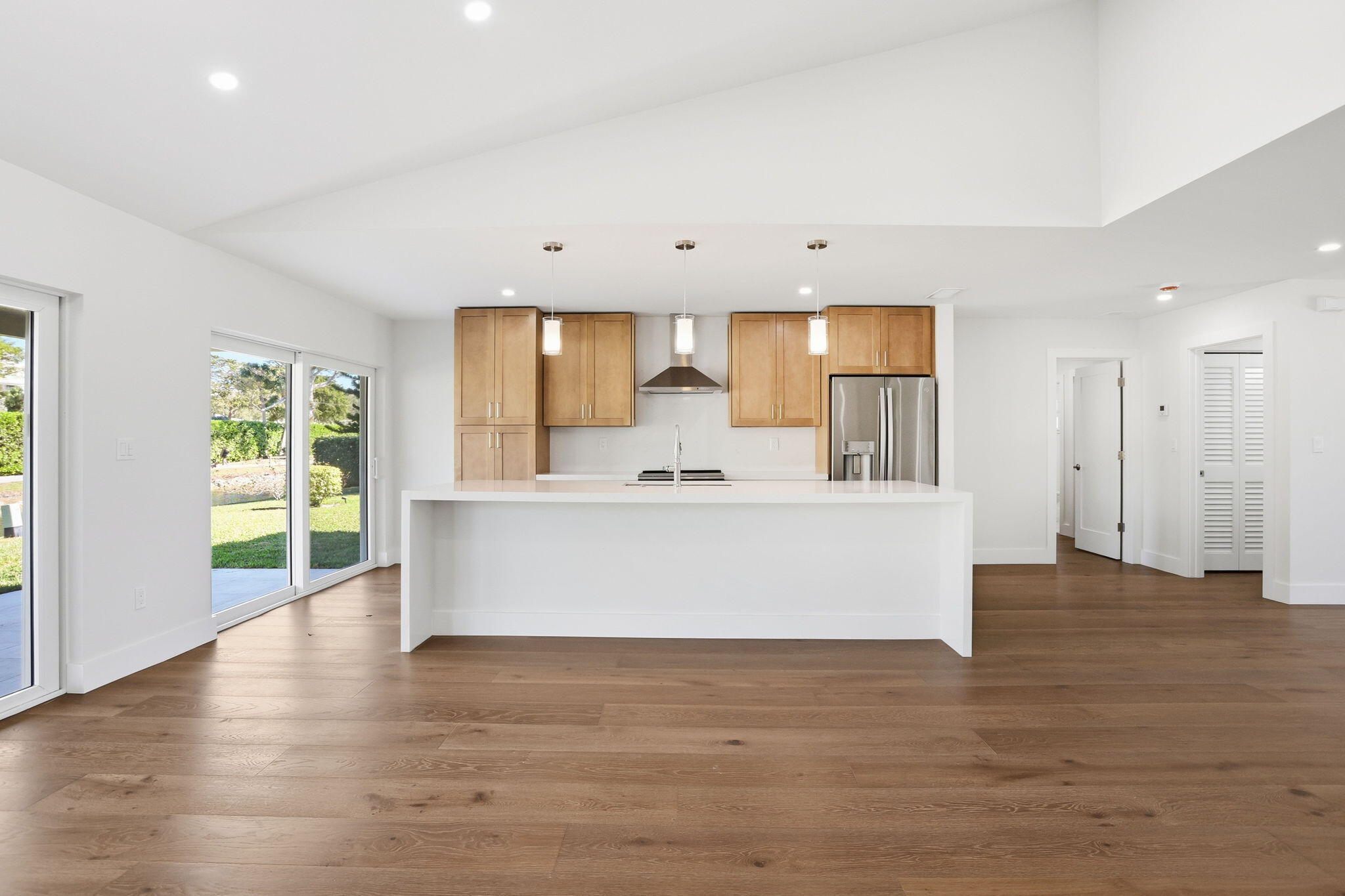 6389 Casabella Lane