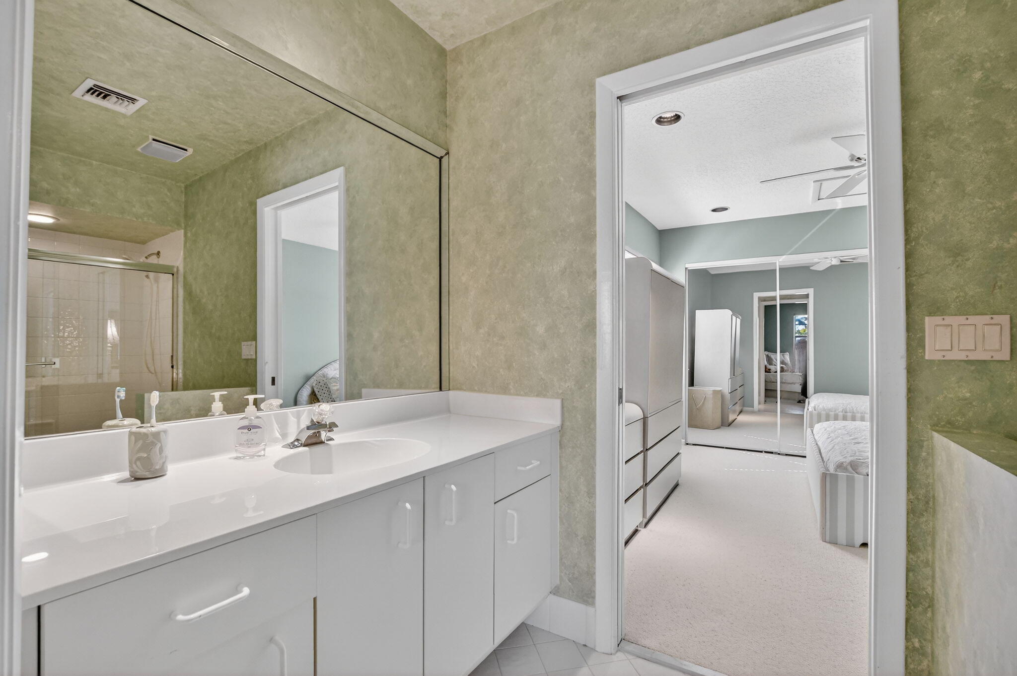 23429 Rakelle Circle