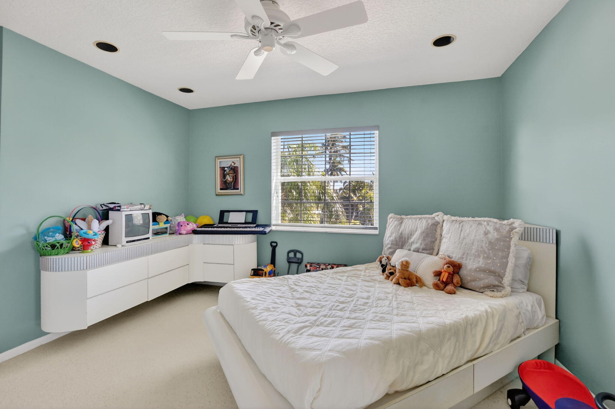 23429 Rakelle Circle