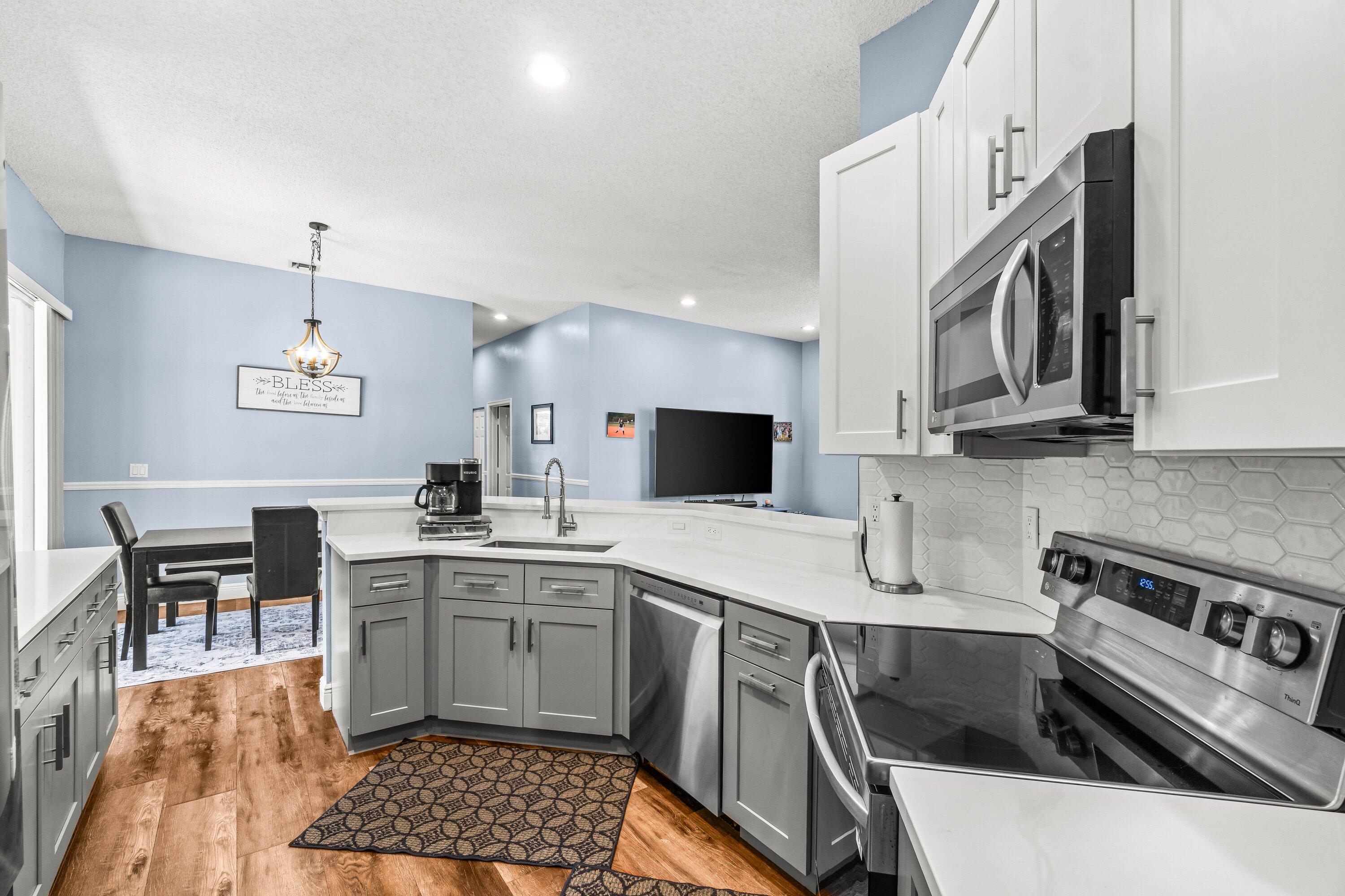 6380 Bridgeport Lane