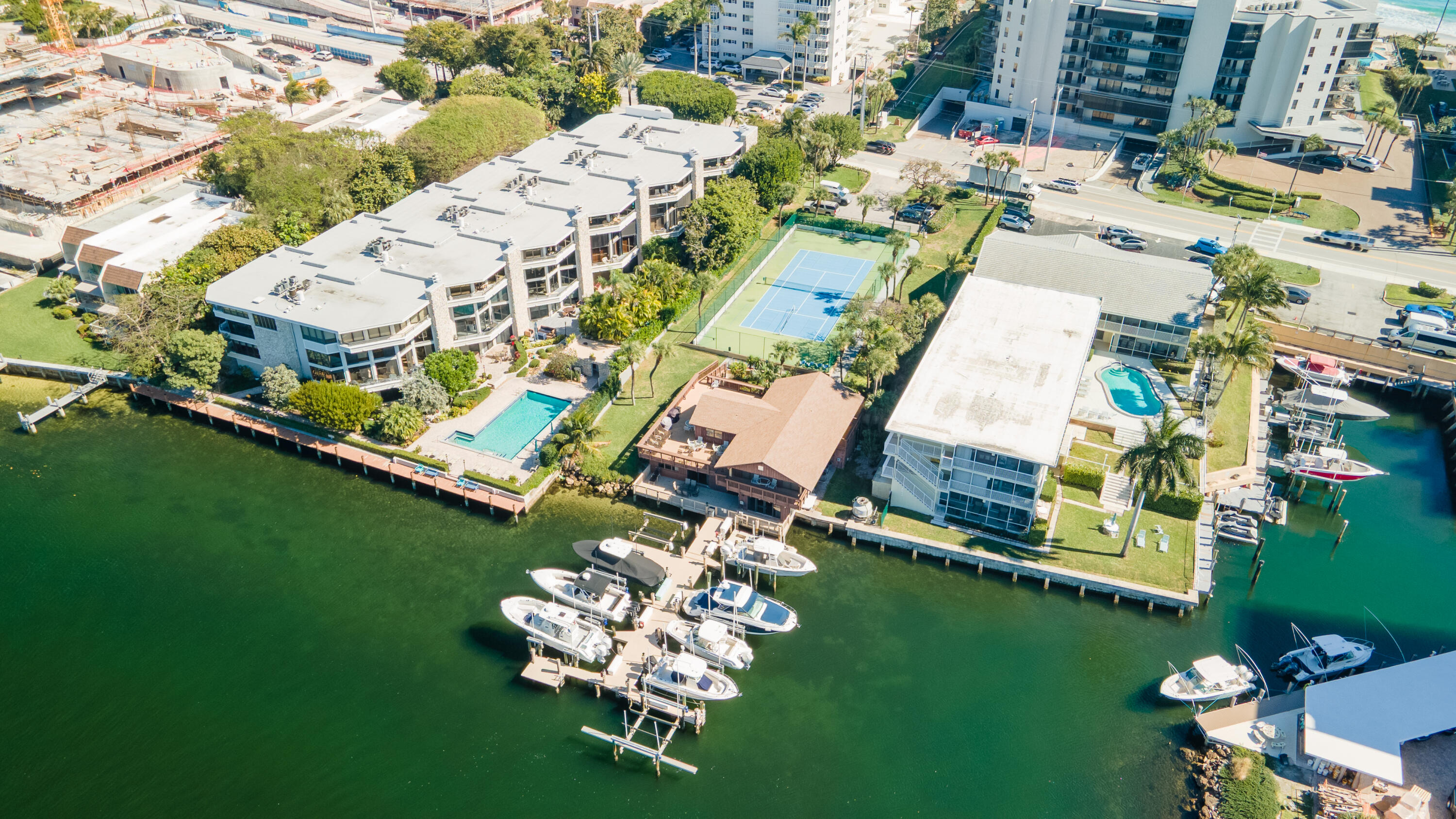 1167 Hillsboro Mile 709