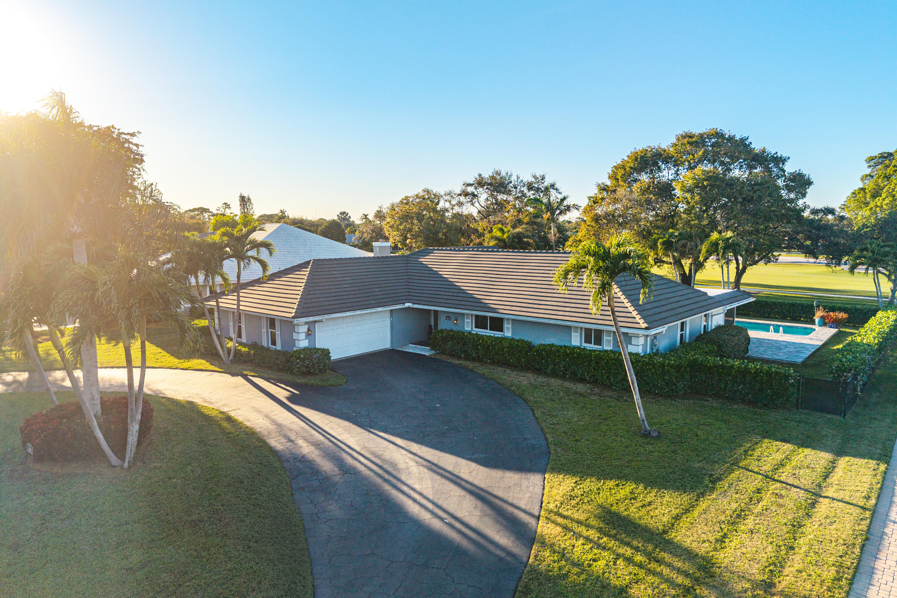 413 S Country Club Drive