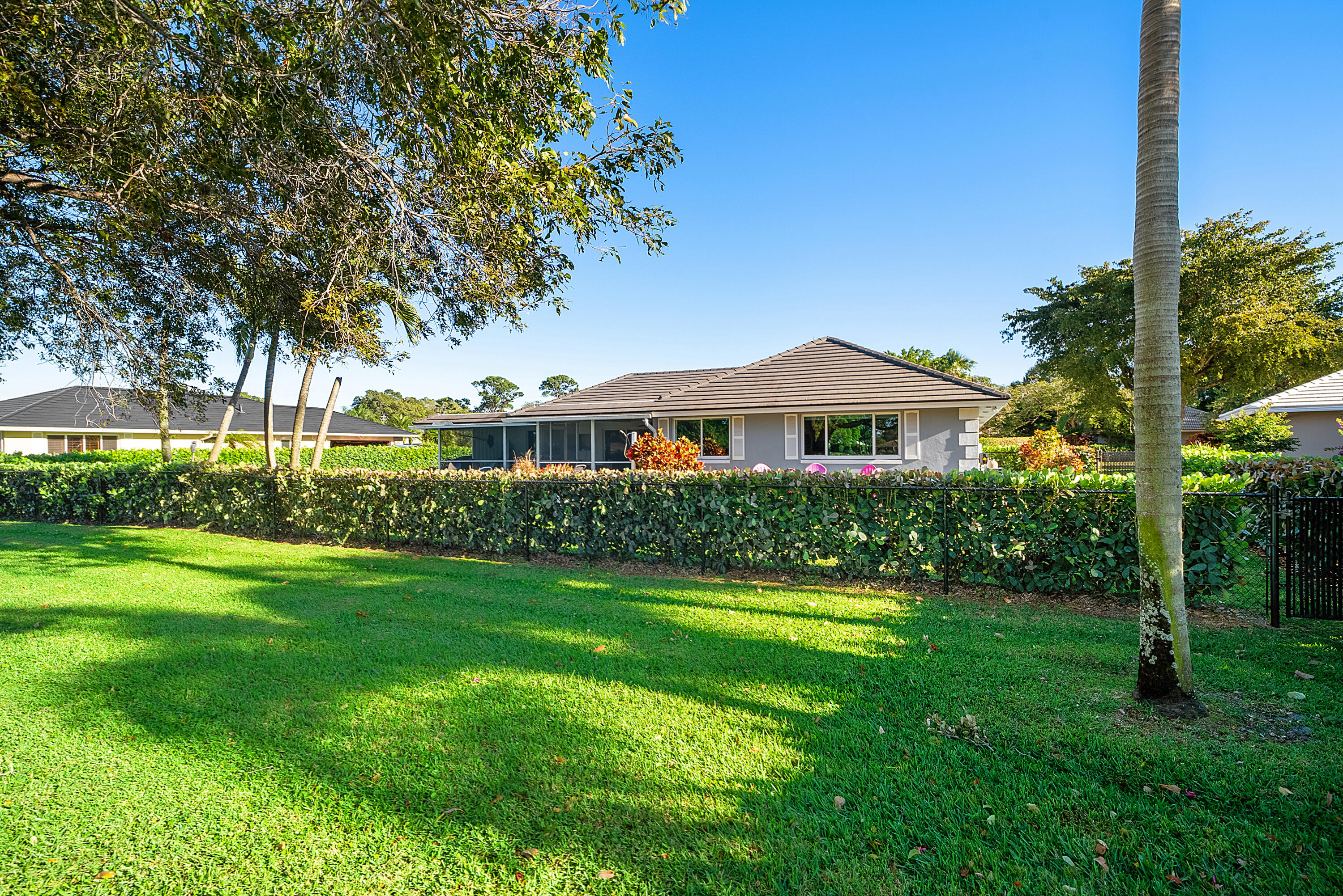 413 S Country Club Drive