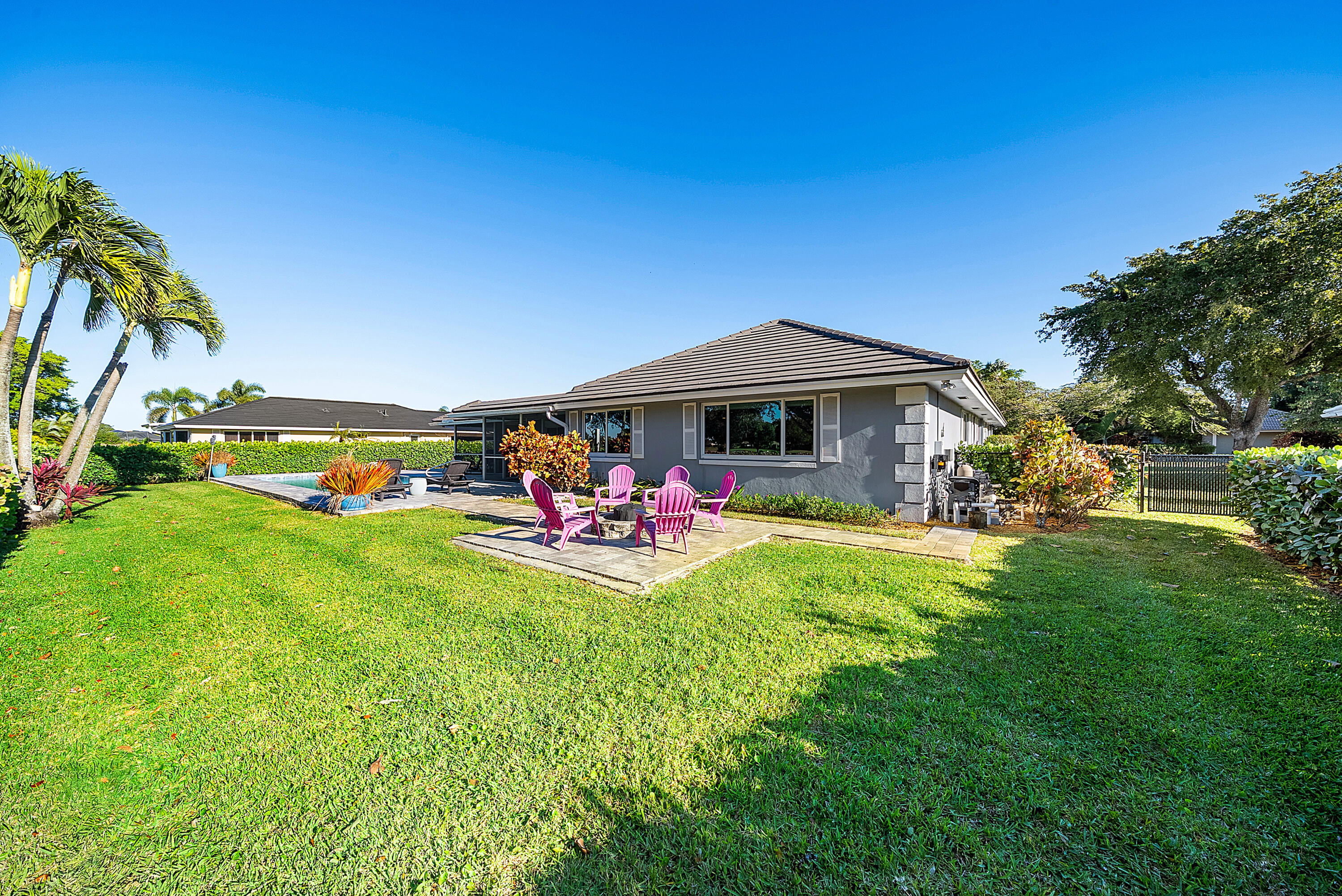 413 S Country Club Drive