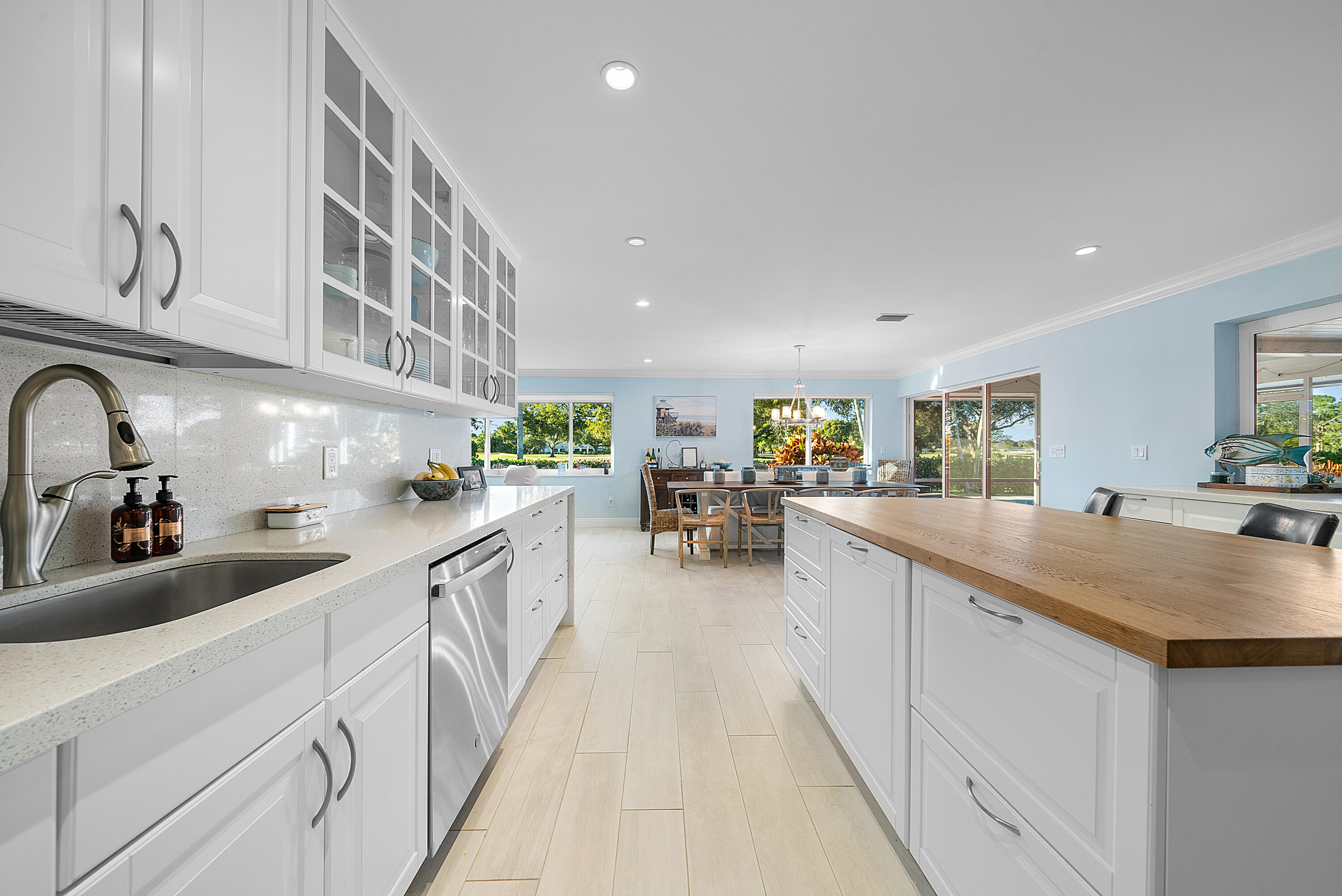 413 S Country Club Drive