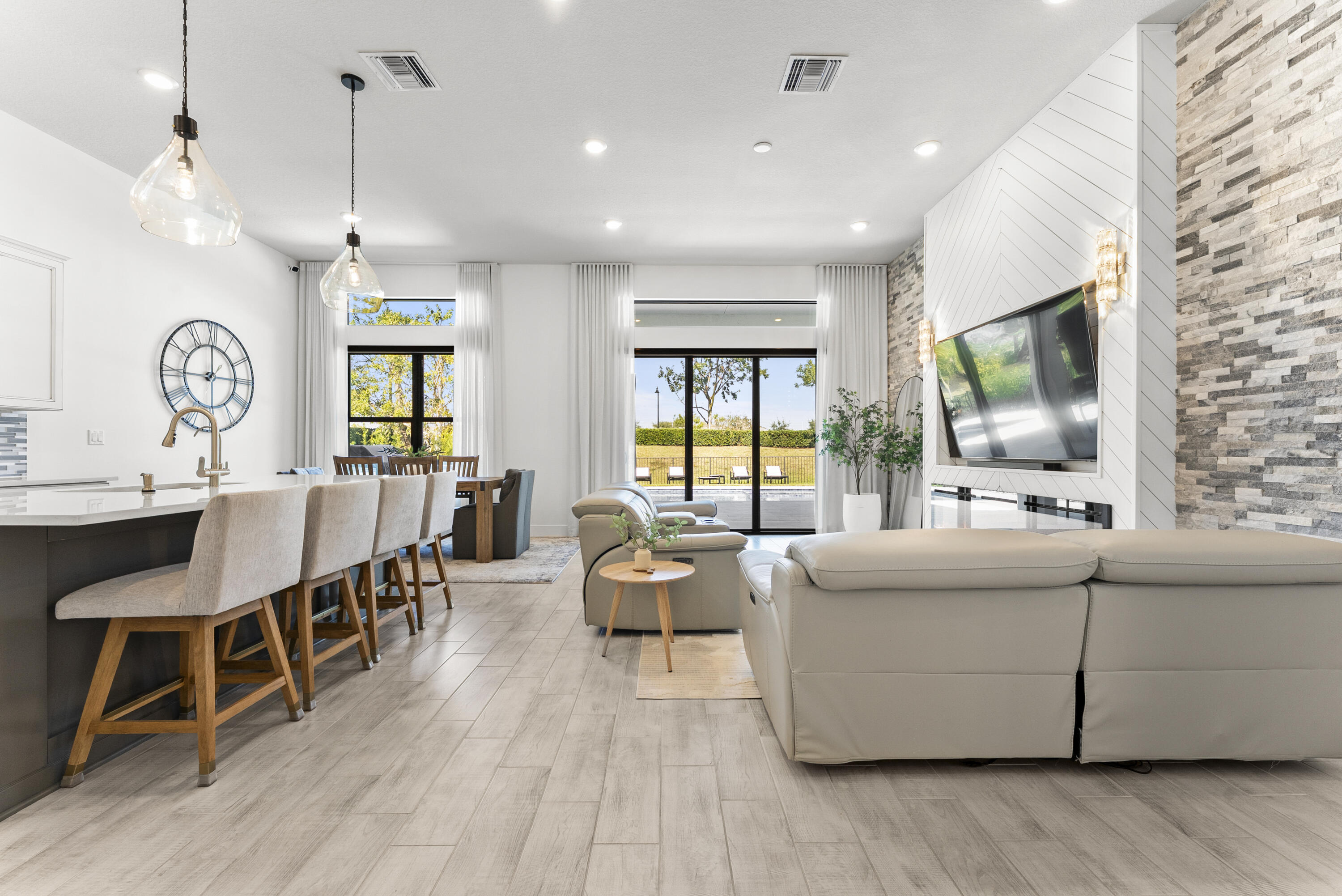 7465 Seacoast Drive