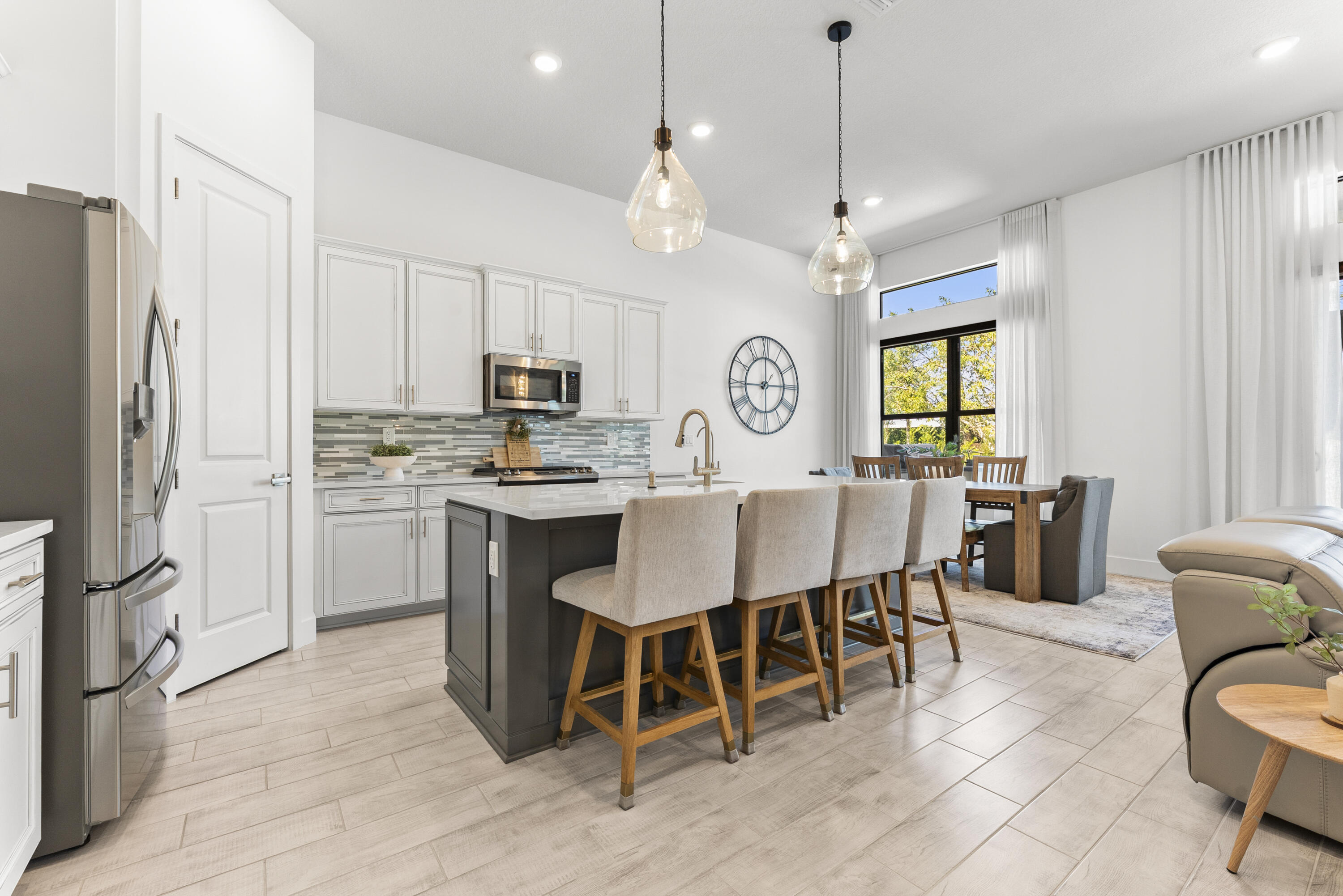 7465 Seacoast Drive