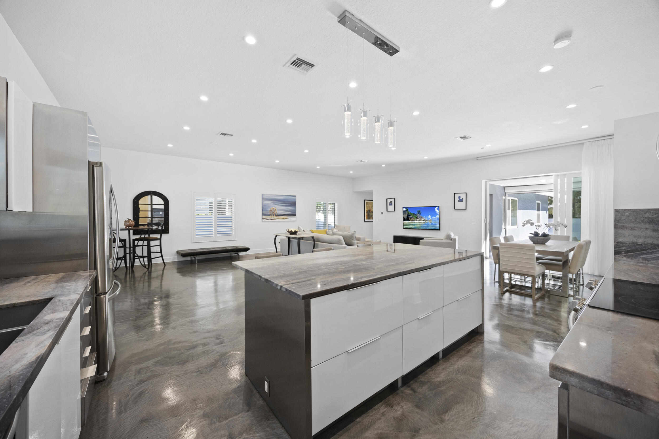 930 NW 4th Court