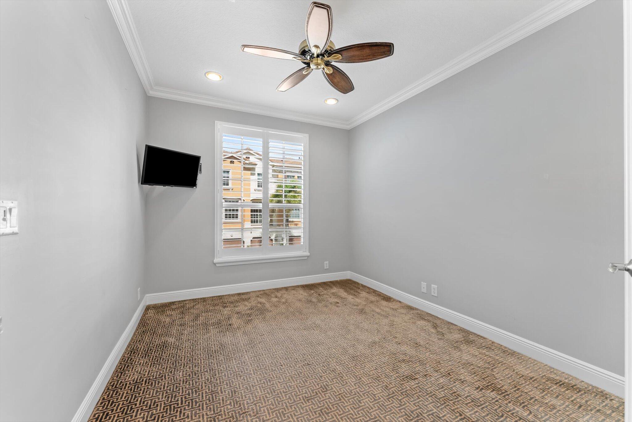 604 NE Francesca Lane